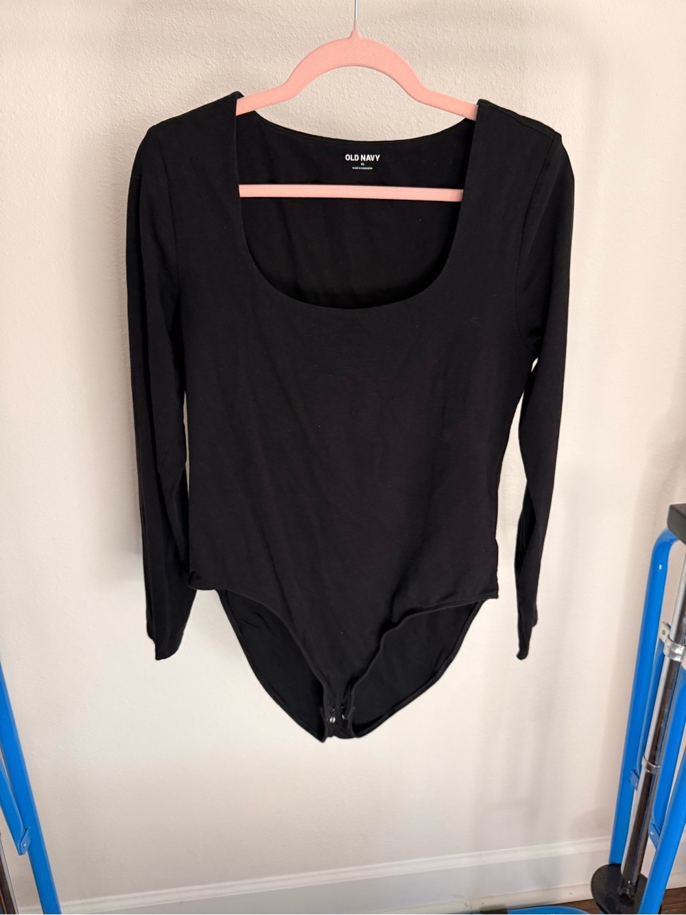 Old Navy Black Long-Sleeve Scoop-Neck Bodysuit